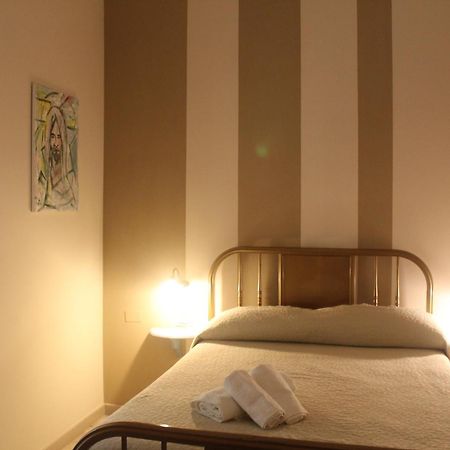 Donna Melina Bed & Breakfast Mileto Bagian luar foto