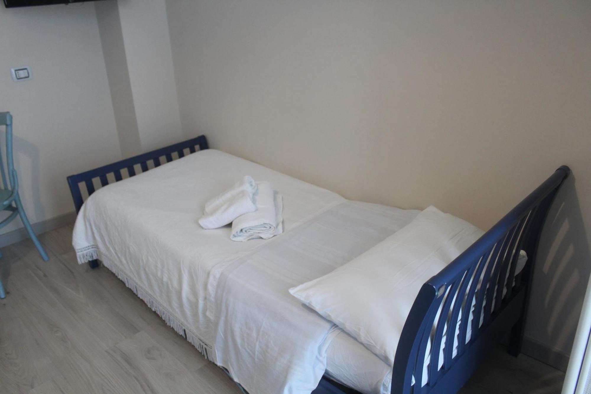 Donna Melina Bed & Breakfast Mileto Bagian luar foto