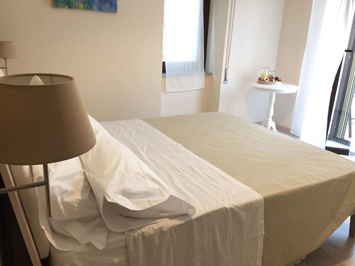 Donna Melina Bed & Breakfast Mileto Bagian luar foto