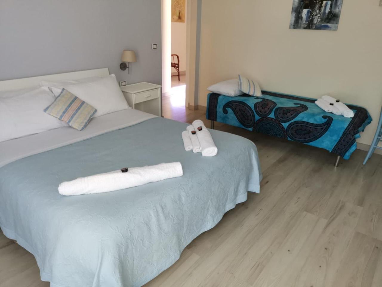 Donna Melina Bed & Breakfast Mileto Bagian luar foto